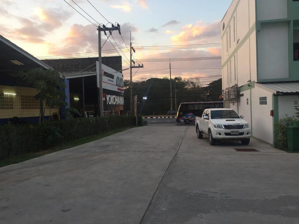 ควีนเพลส สระบุรี Queenplace Sara Buri エクステリア 写真